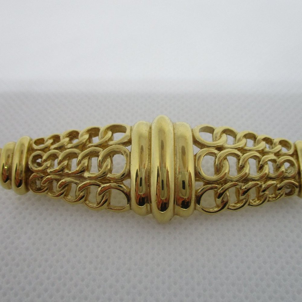 Trifari Gold Tone Rounded Rectangle Shape Brooch Pin